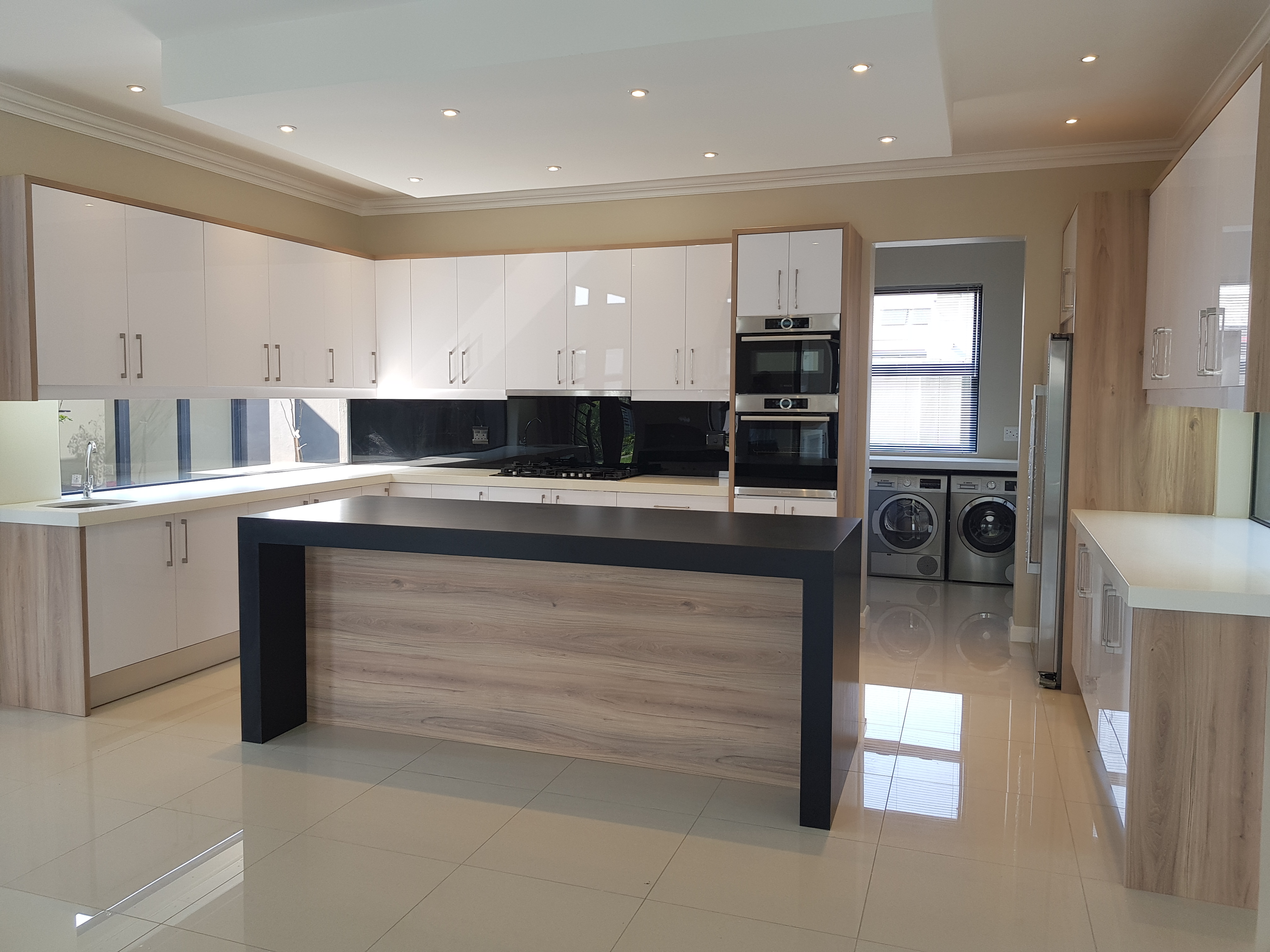 Modern kitchen by Lé Grandt Woodcraft
